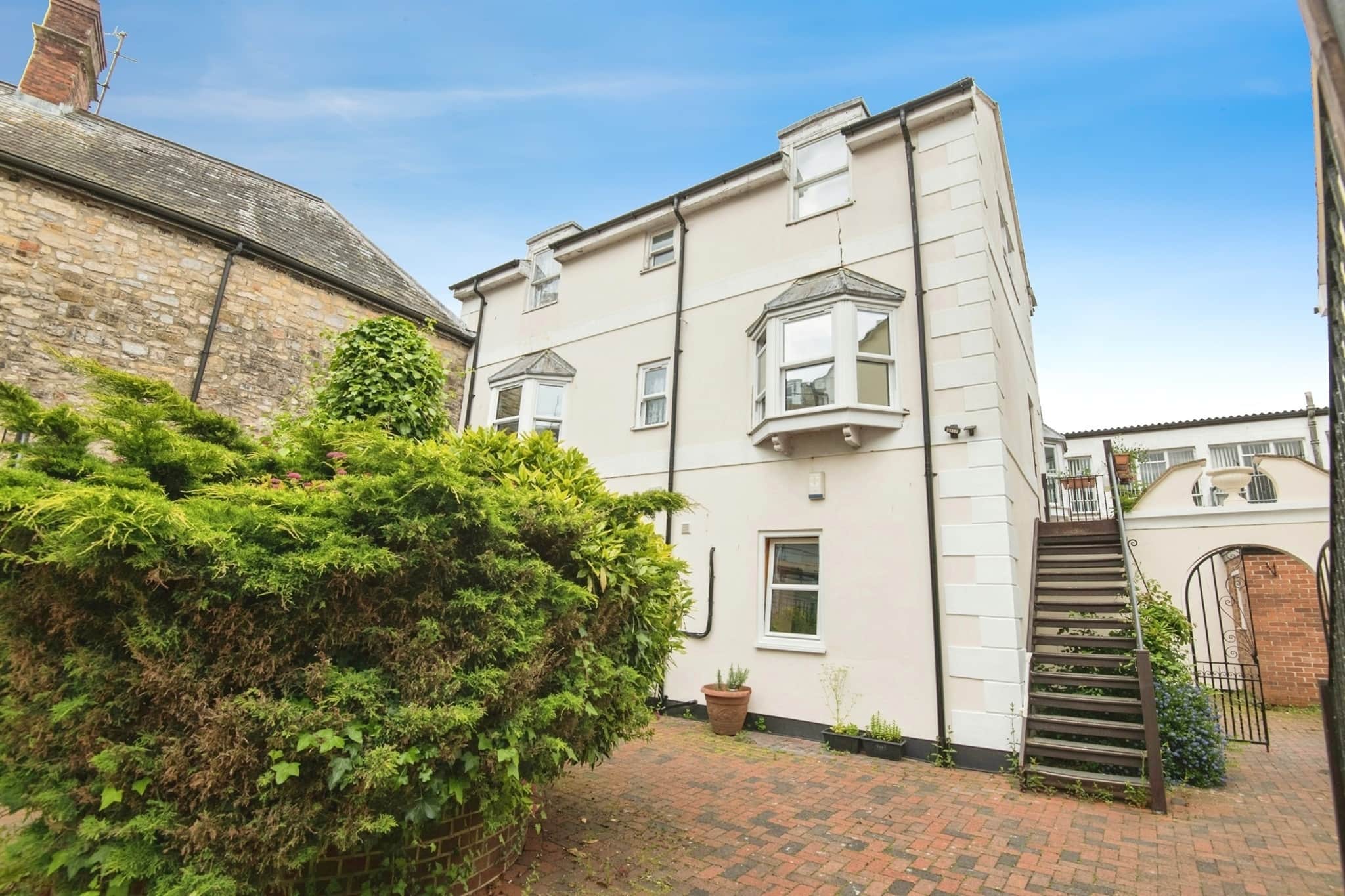 Property photo 0