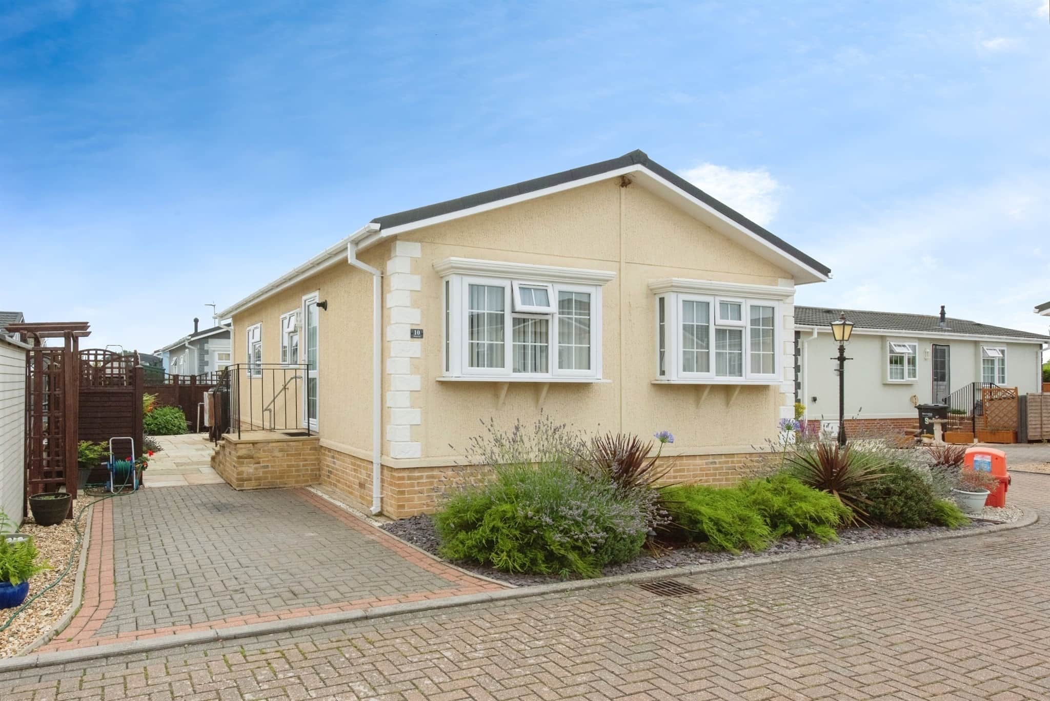 Property photo 0