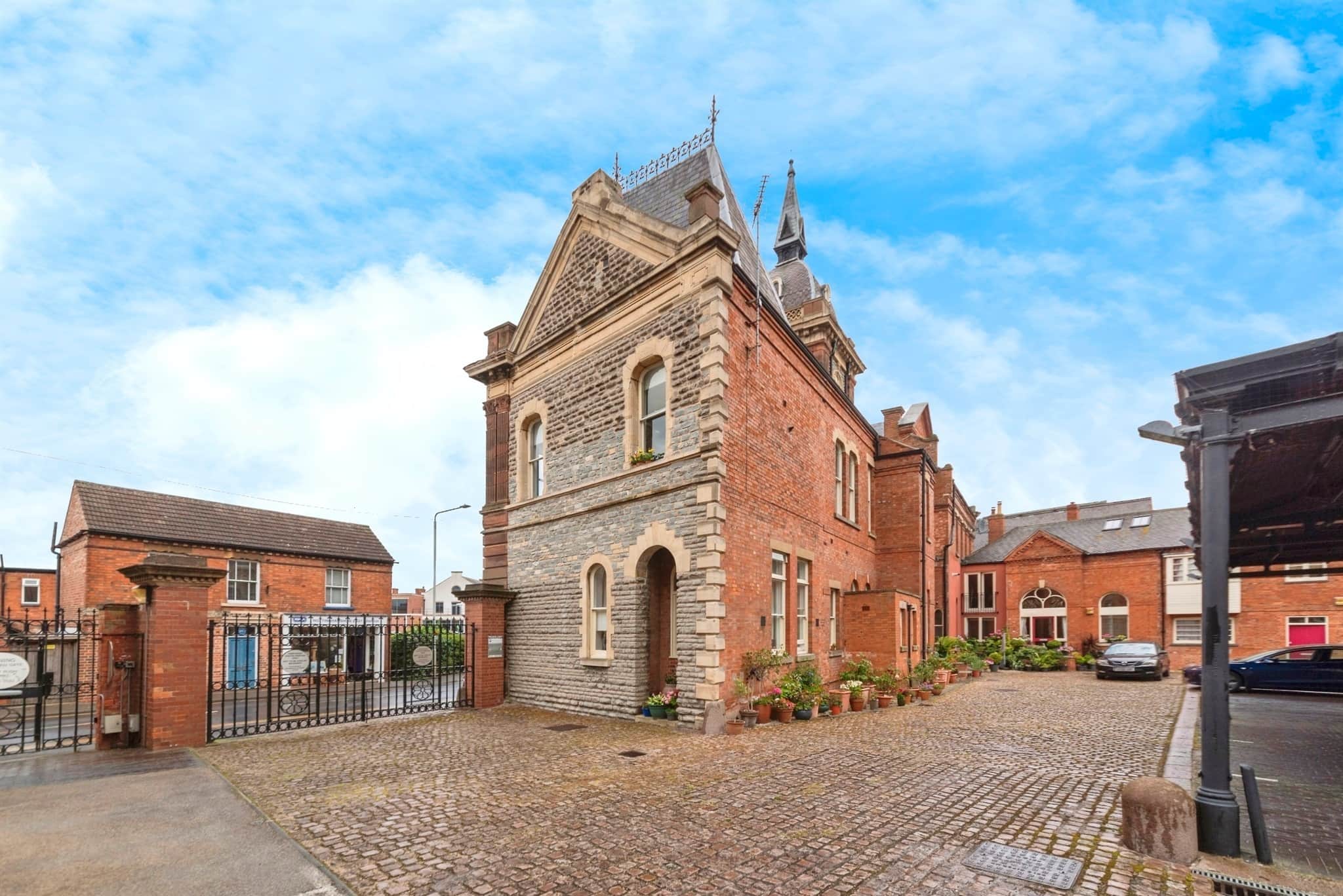 Property photo 0
