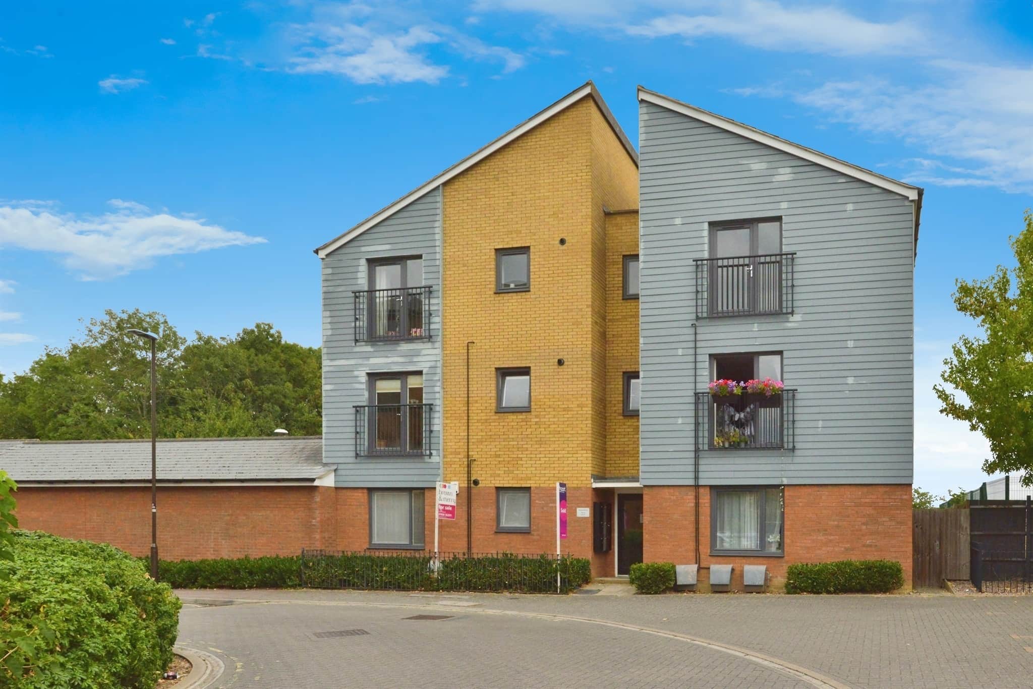 Property photo 0