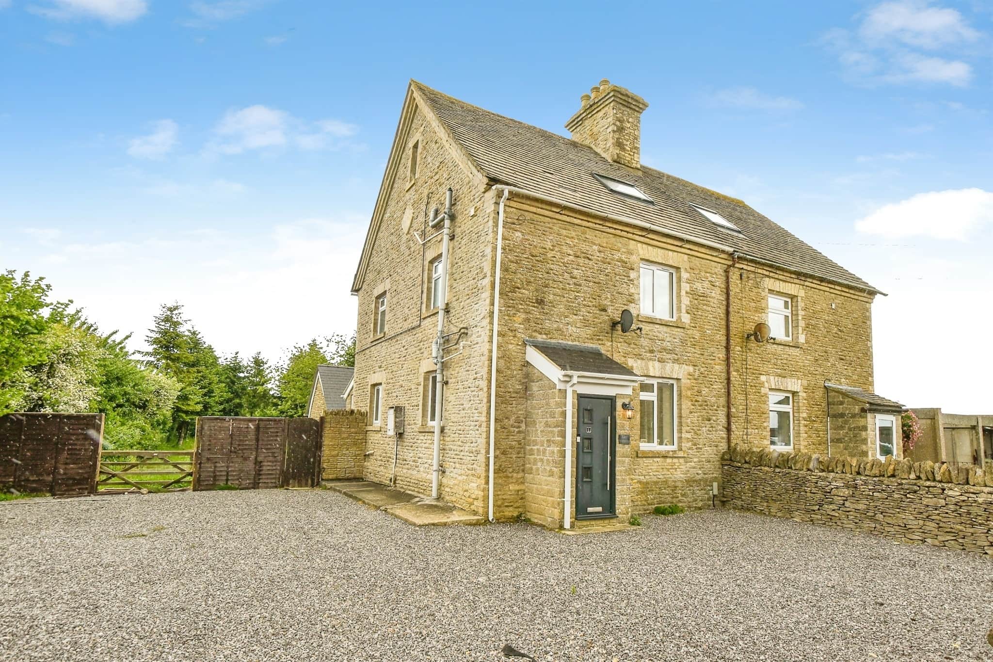 Property photo 0