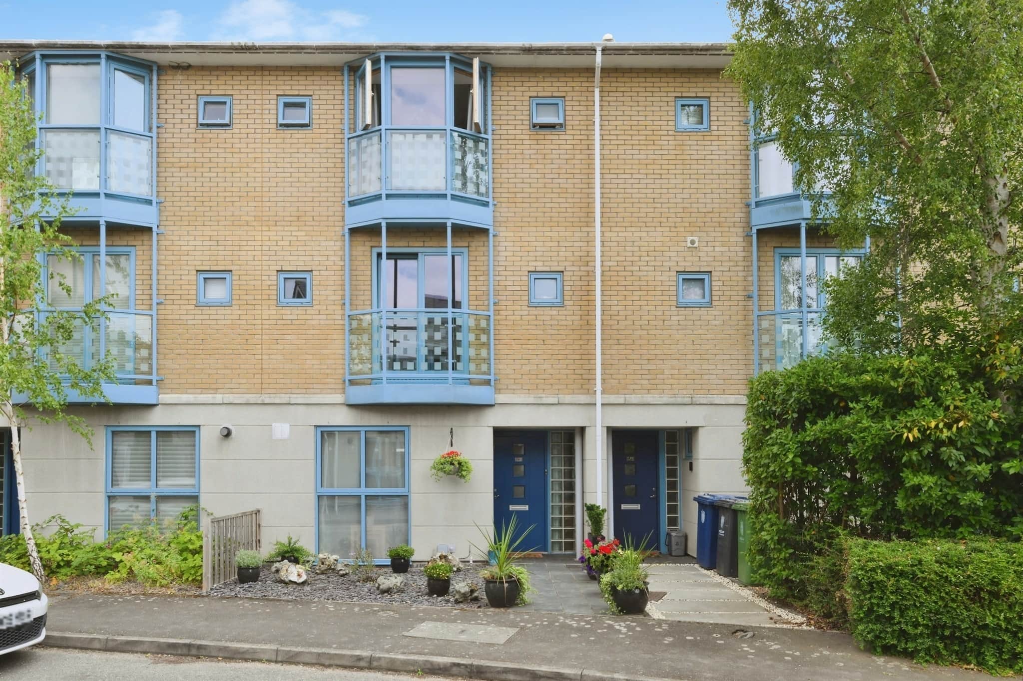 Property photo 0