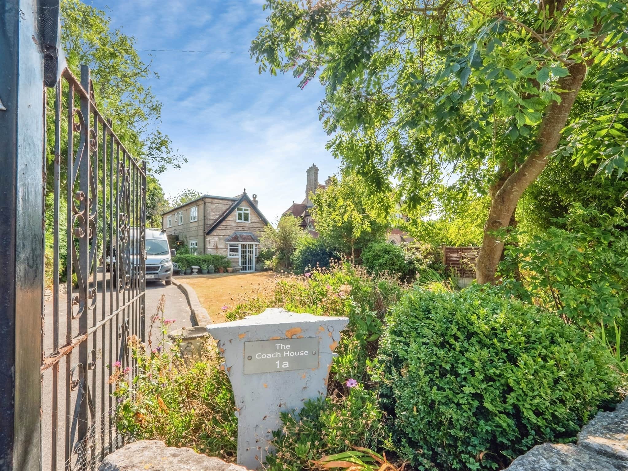 Property photo 0