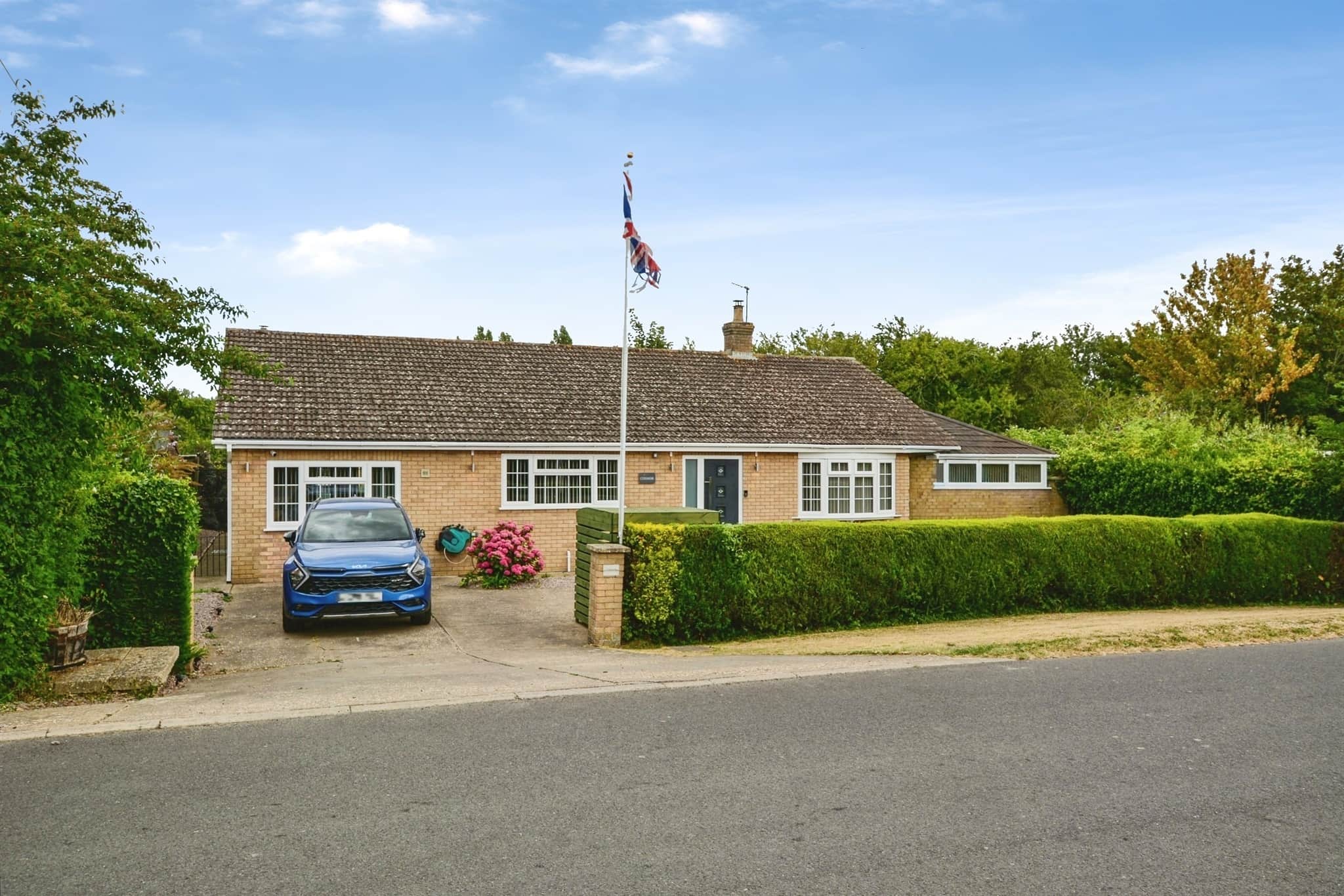 Property photo 0