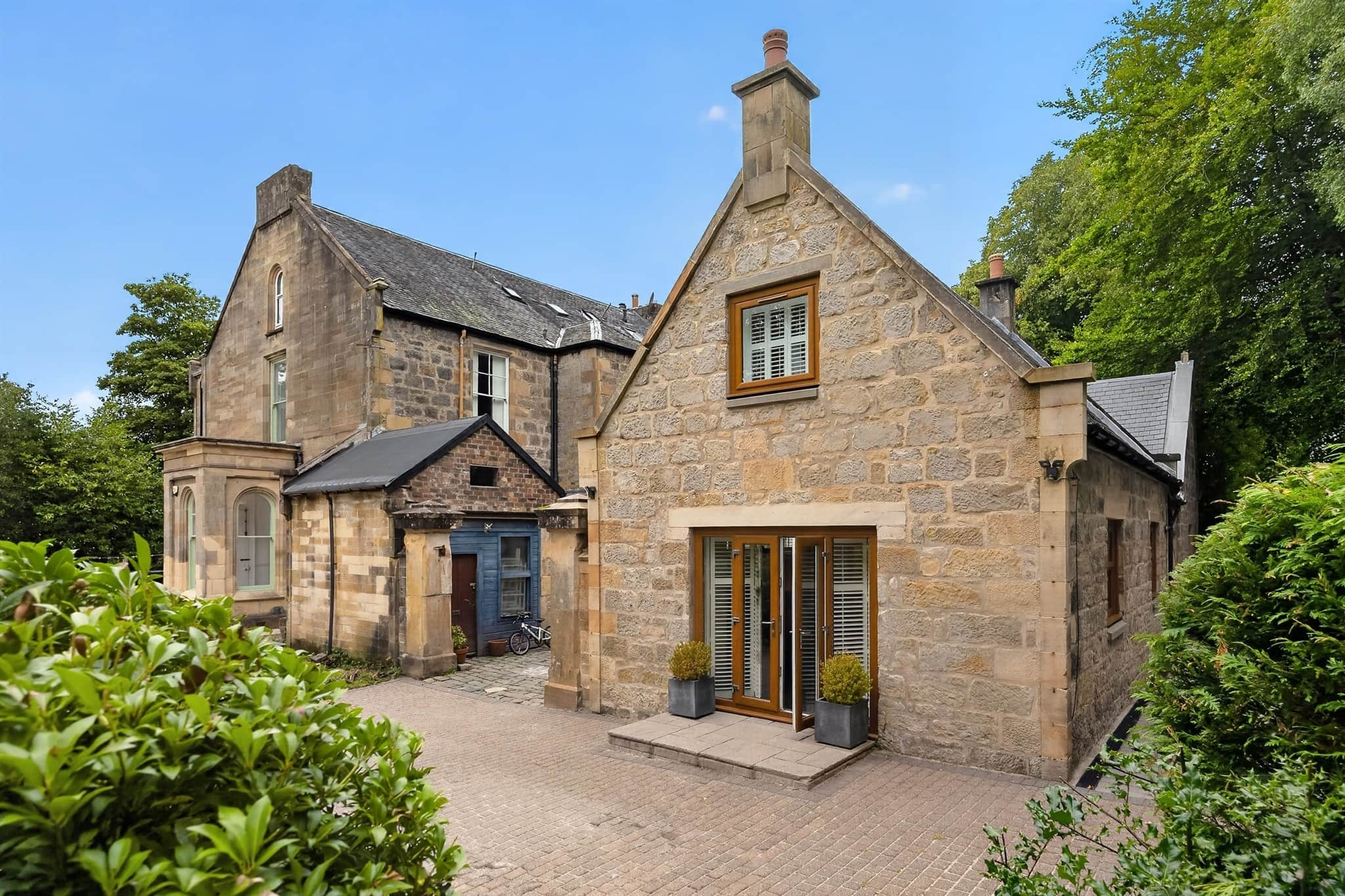 Property photo 0
